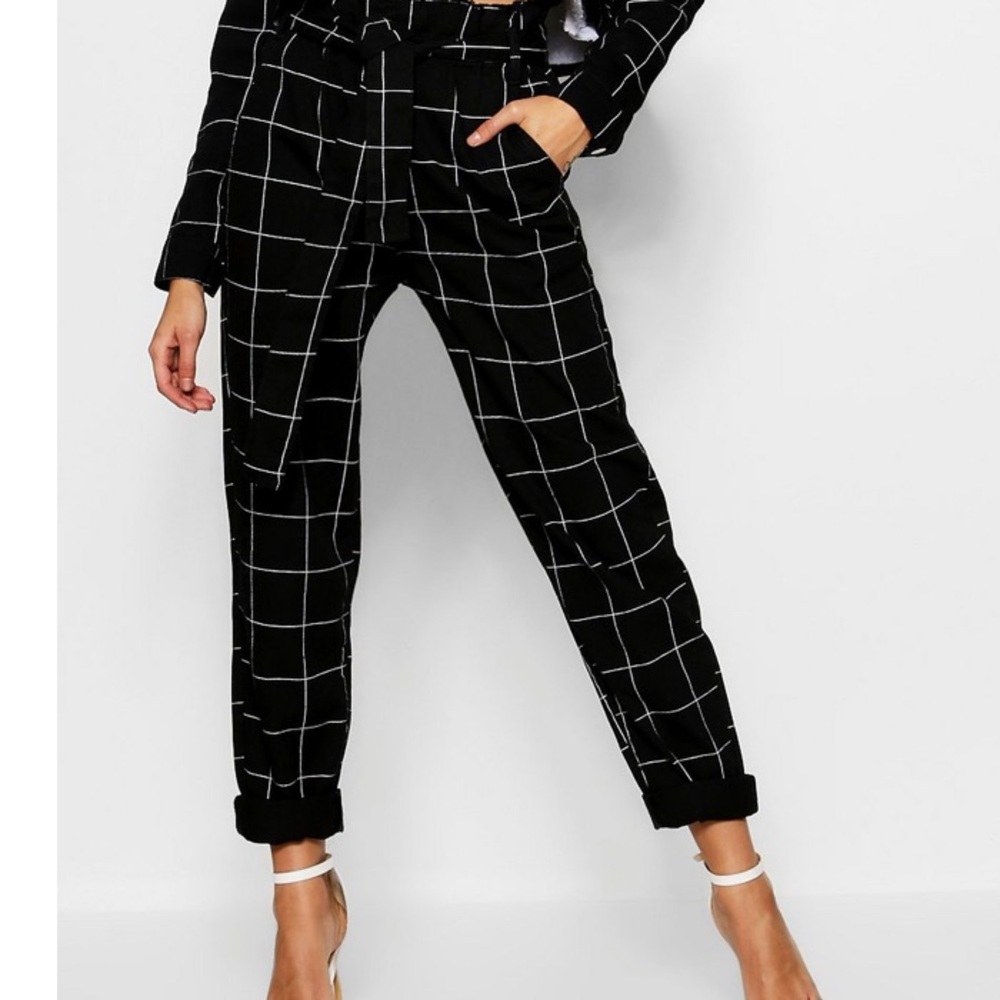 Black mom jeans